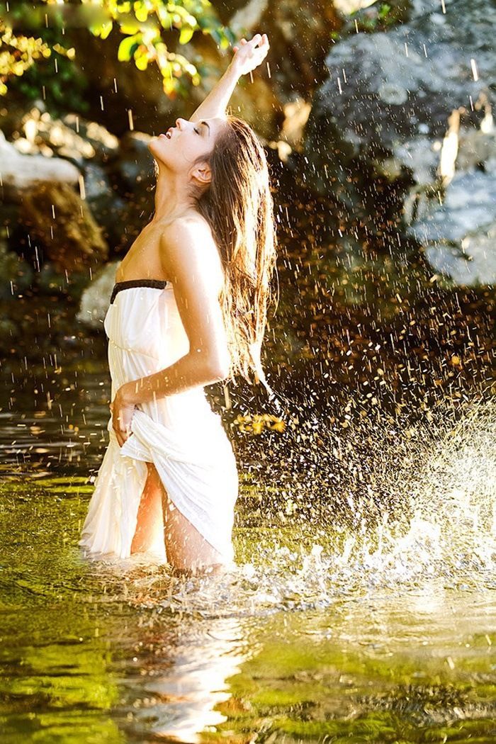 Marie Avgeropoulos in Lianyungang