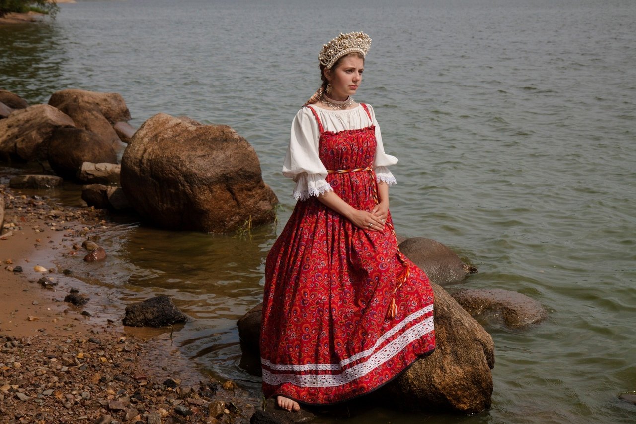 Women in Slavic costumes in Lianyungang