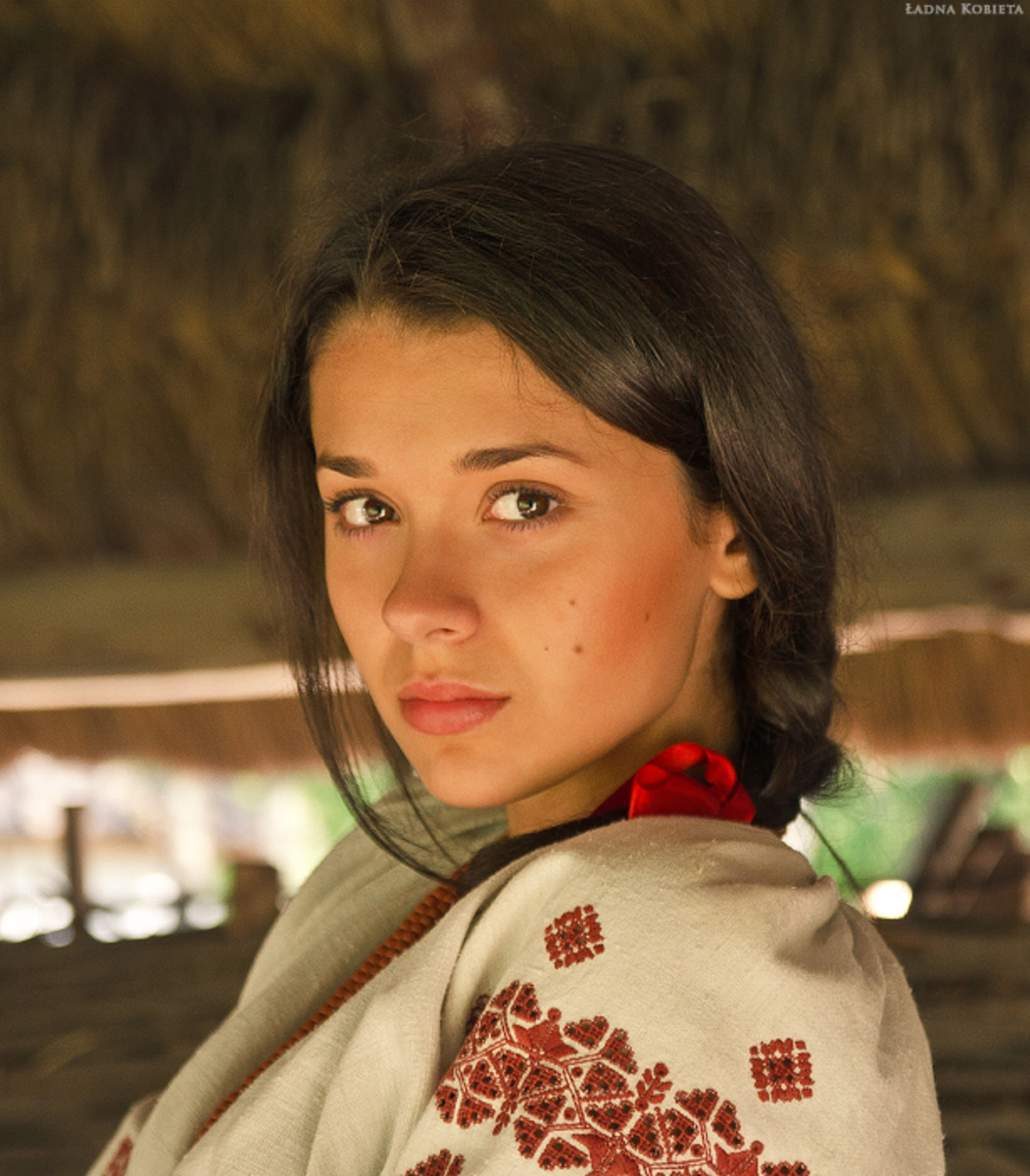 Girls in Slavic costumes in Lianyungang