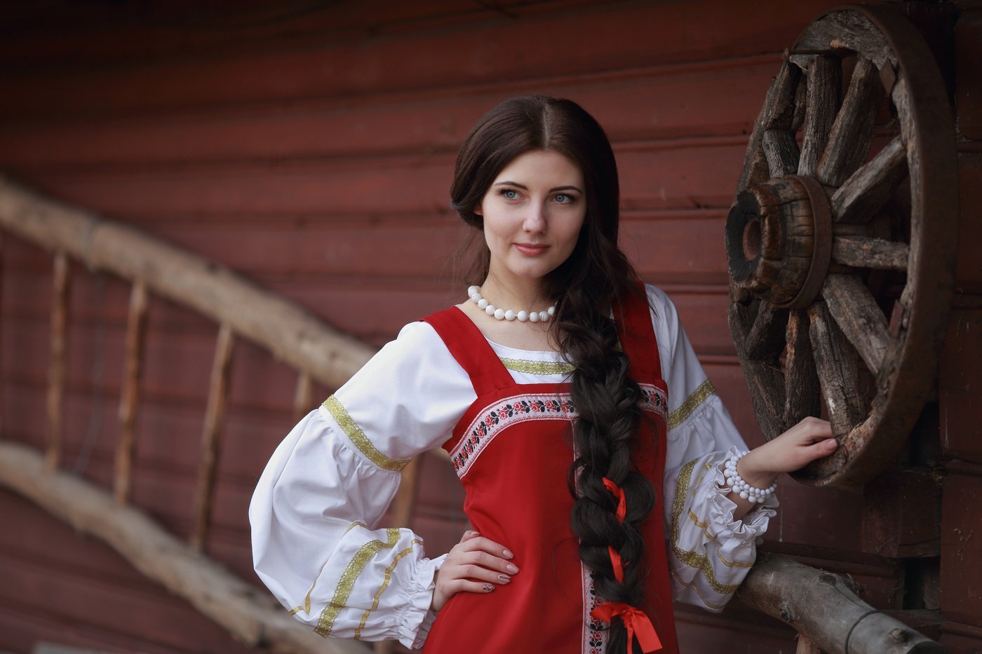 Girls in Slavic costumes in Lianyungang