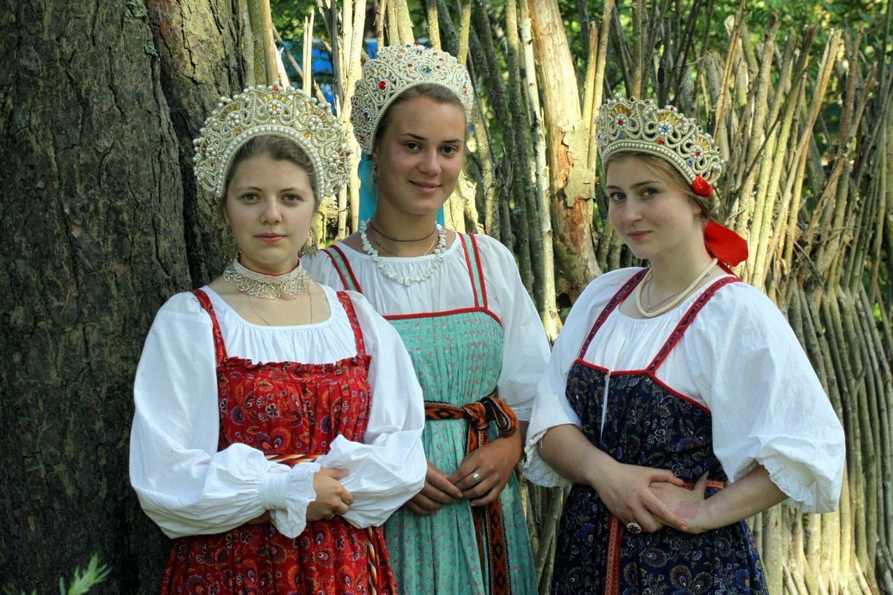 Sexy model Girls in Slavic costumes in Lianyungang