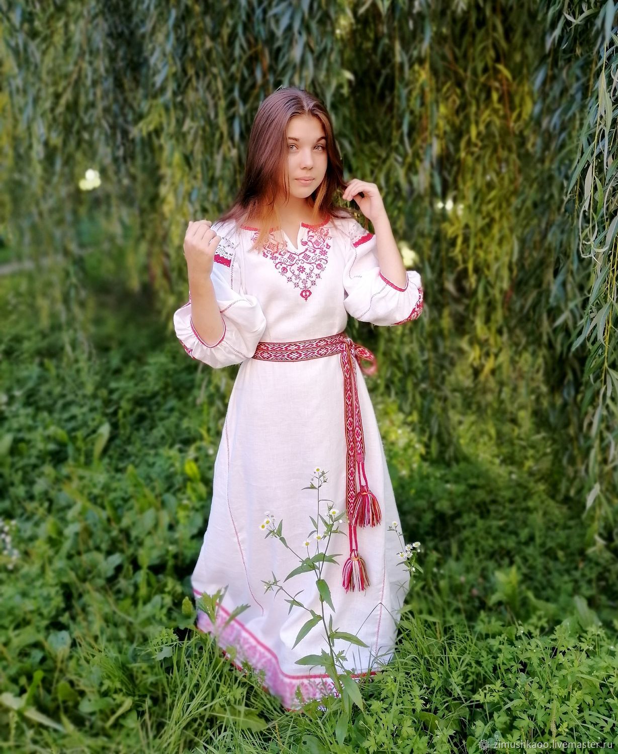 Girl Girls in Slavic costumes in Lianyungang