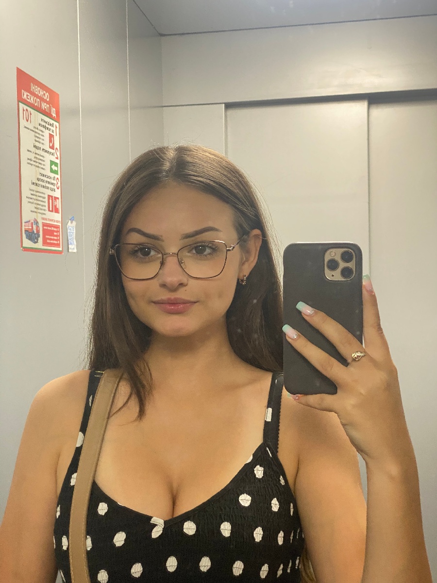 Sexy model Stacy in Lianyungang