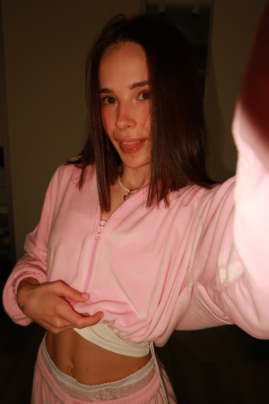 Tina brings the glow — live moments in Lianyungang