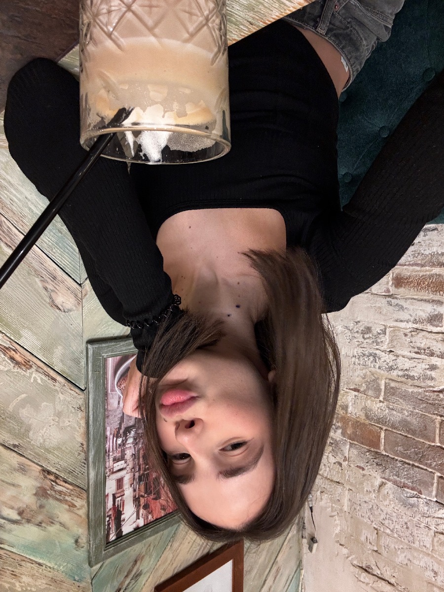 Fresh photos, fresh mood — Tina online in Lianyungang